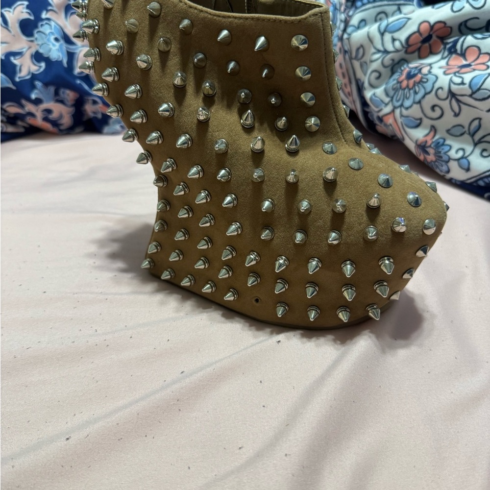 Vintage Studded Brown Wedge Shoes